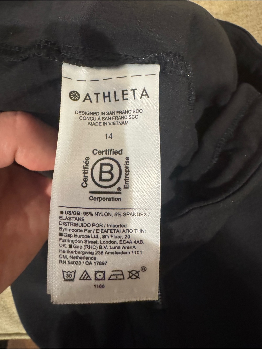 Athleta North Trekkie Bermuda Shorts in black 14 - Picture 5 of 9